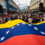 Libera Venezuela a 40 adolescentes detenidos durante protestas por resultado electoral